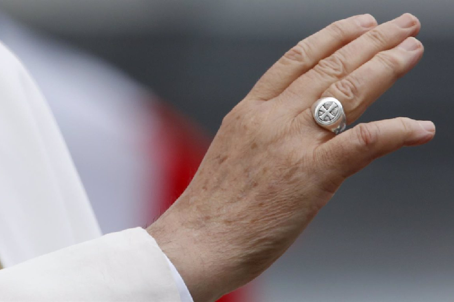 El Anillo del Pescador: el bling bling oficial de El Vaticano